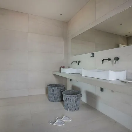 Villa Mirror Villas *